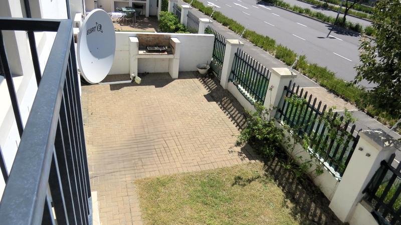 To Let 2 Bedroom Property for Rent in Burgundy Estate Western Cape